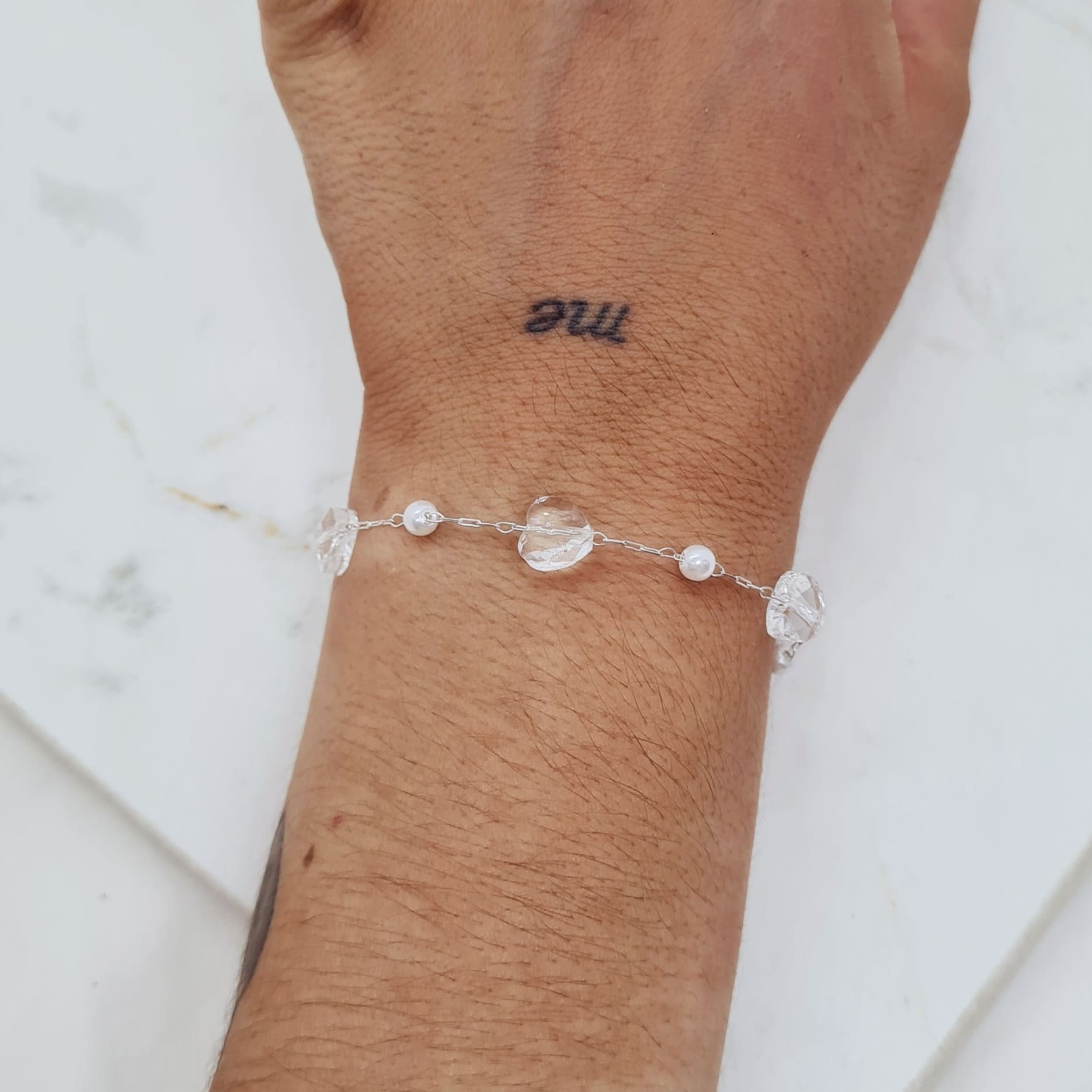 Imagen de producto PULSERA ACERO BLANCO CON PERLITAS Y  CORAZONES DE CRISTAL