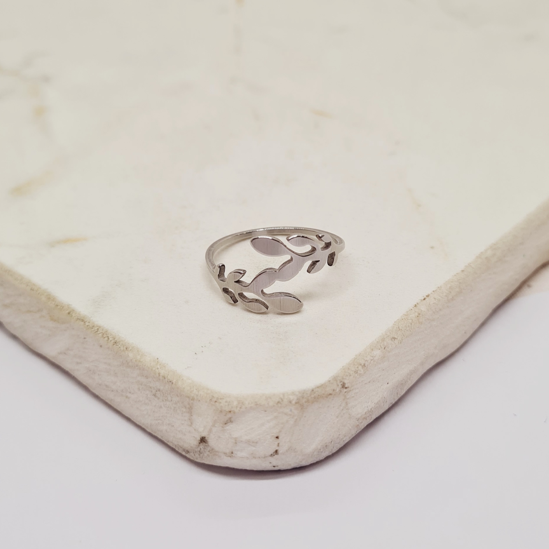 Imagen de producto ANILLO LAUREL CRUZADO
