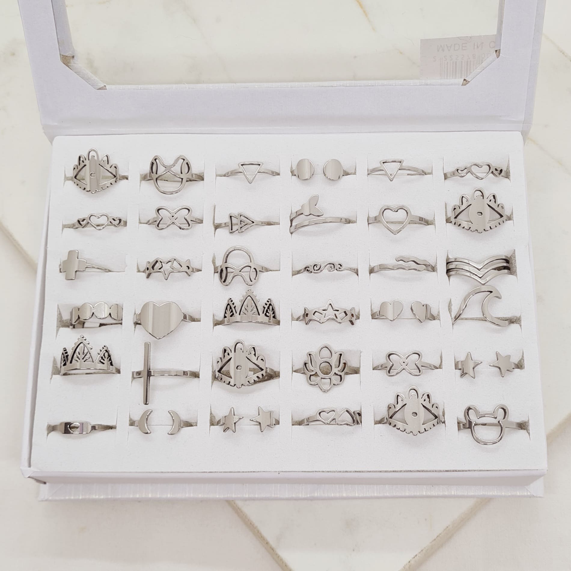 Imagen de producto CAJA DE ANILLOS SURTIDOS - MOD 1