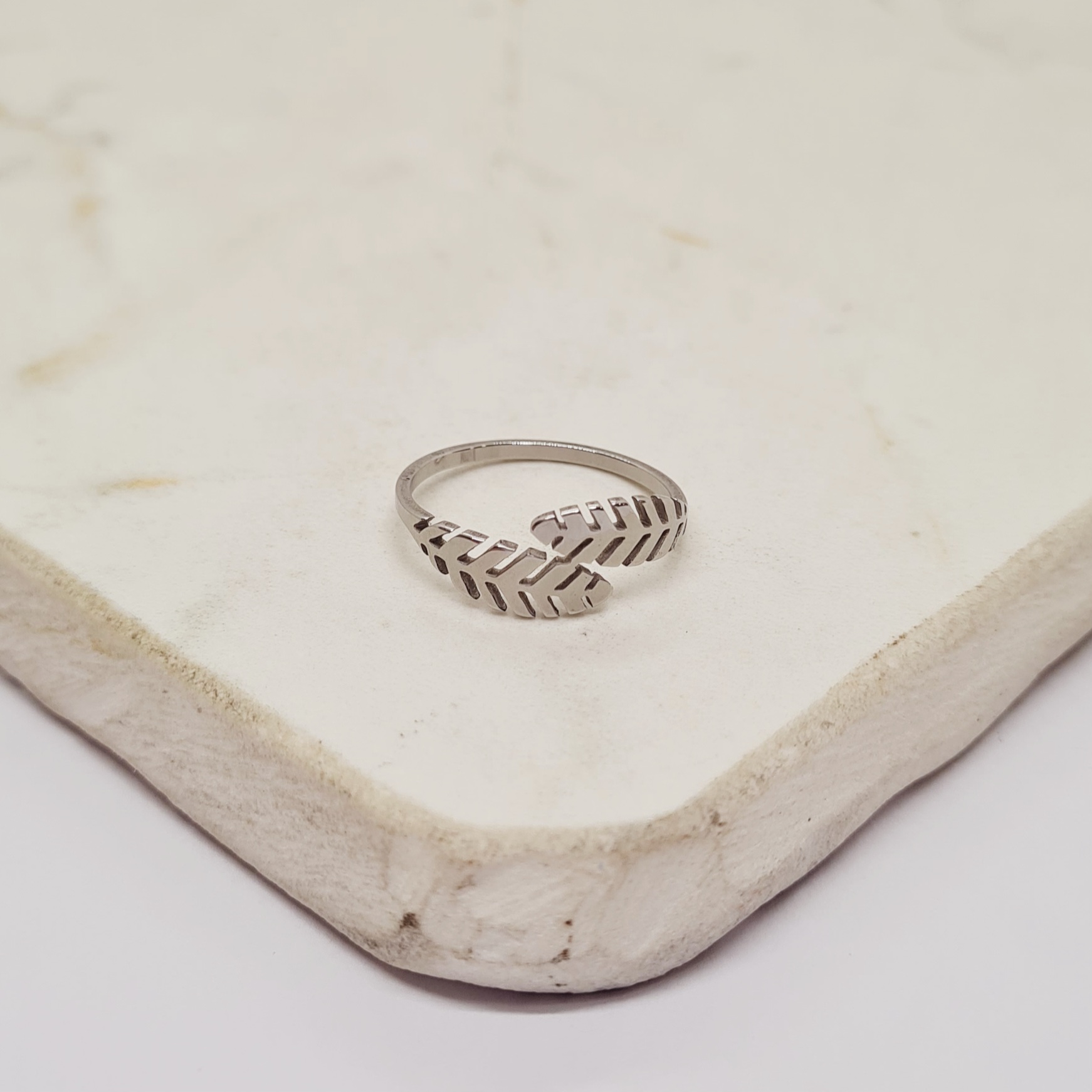 Imagen de producto ANILLO LAUREL CRUZADO CHICO