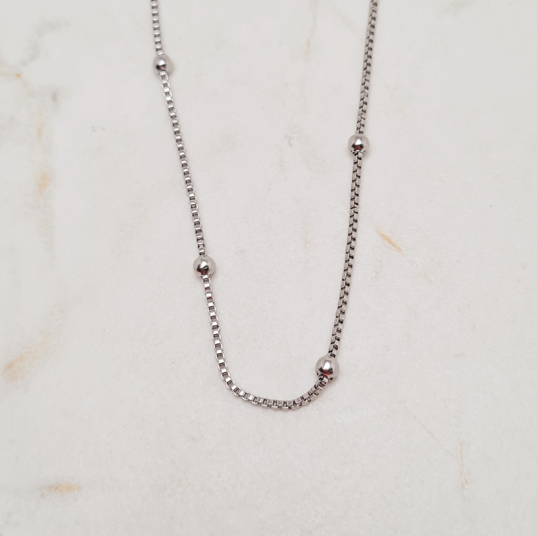 Imagen de producto CHOCKER VENECIANA CON BOLITAS