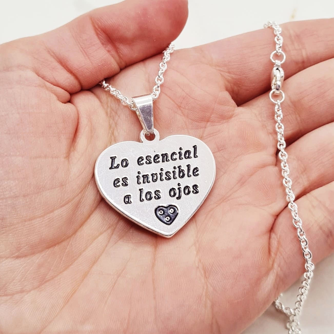 Imagen de producto COLLAR ACERO BLANCO DIJE MACIZO - CORAZON CON FRASE ESMALTADA