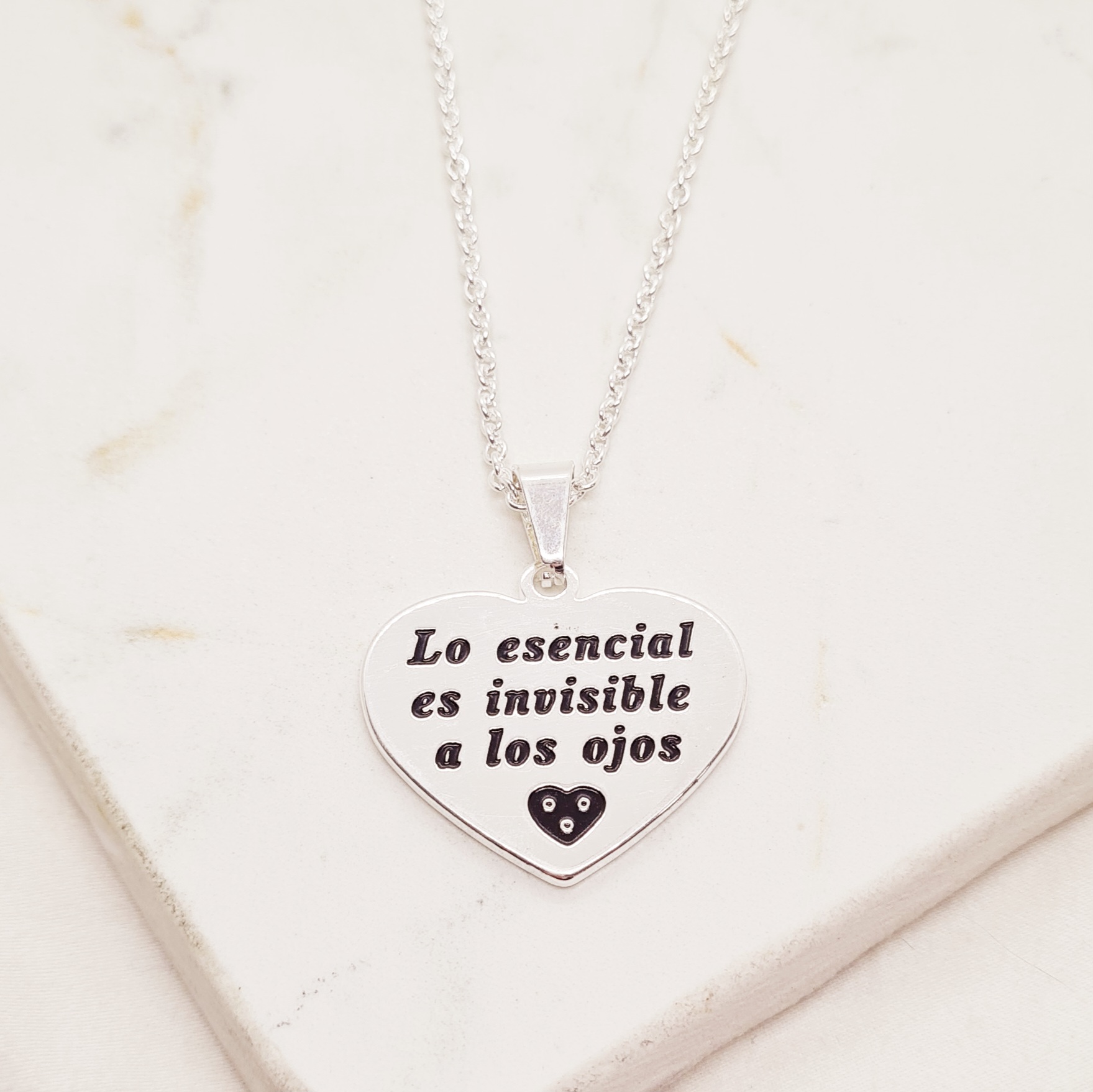 Imagen de producto COLLAR ACERO BLANCO DIJE MACIZO - CORAZON CON FRASE ESMALTADA