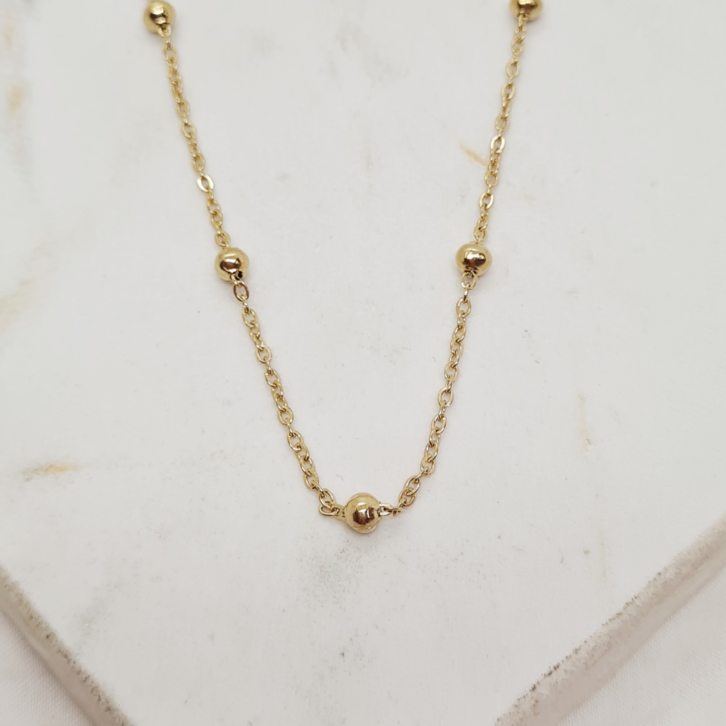 Imagen de producto CHOCKER ACERO DORADO CON BOLITAS GRANDES