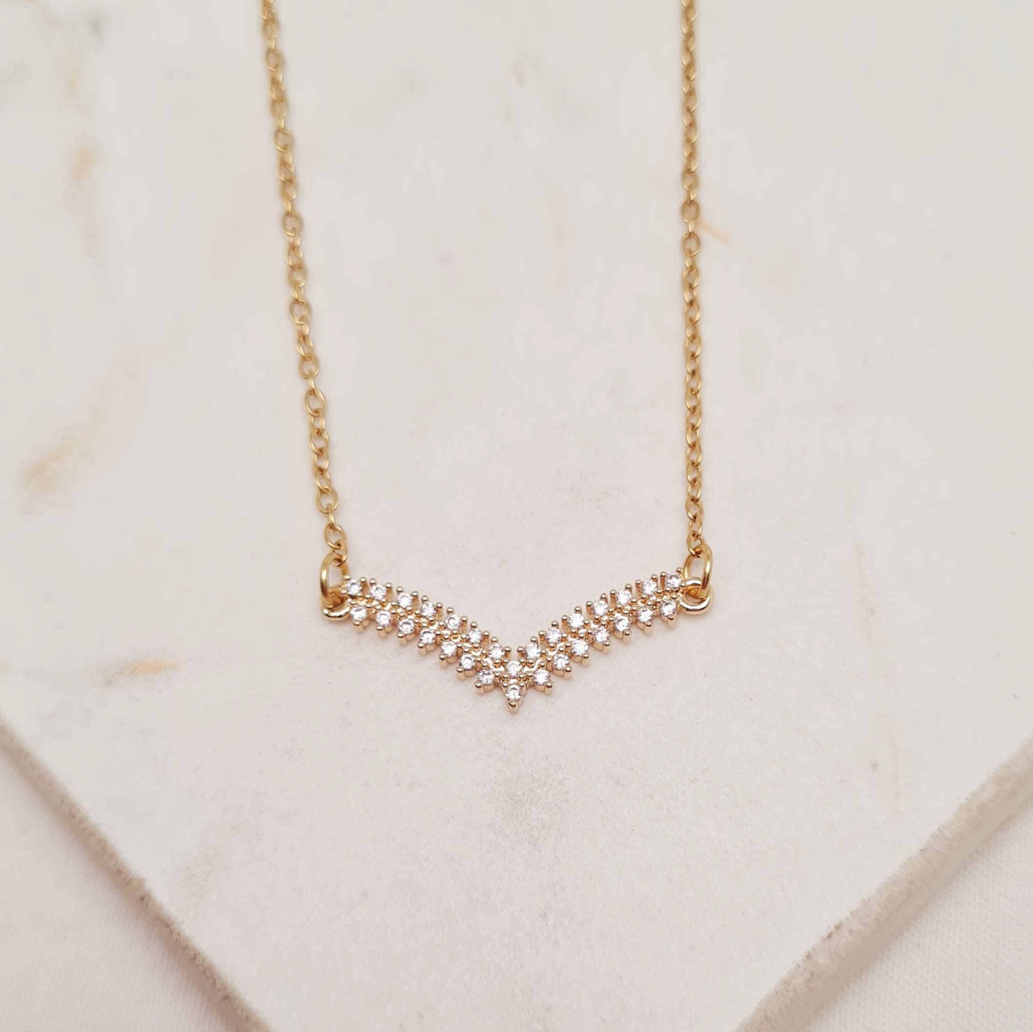 Imagen de producto COLLAR ACERO DORADO - DOBLE LINEA DE MICROCRISTALES EN V