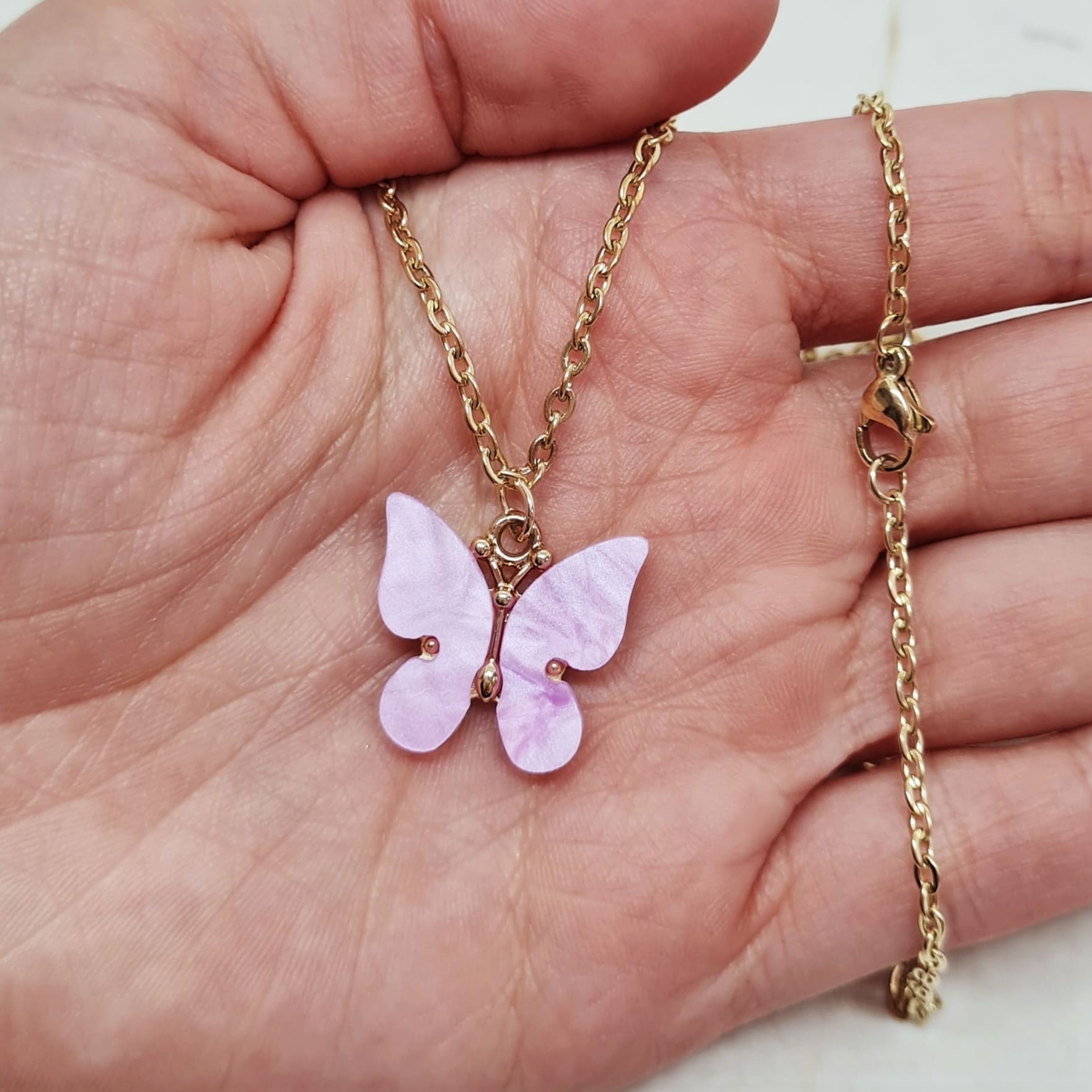 Imagen de producto COLLAR ACERO DORADO MARIPOSA GRANDE 2 - LILA