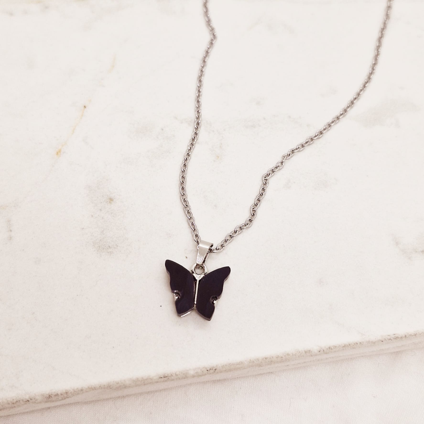 Imagen de producto COLLAR MARIPOSA - NEGRA