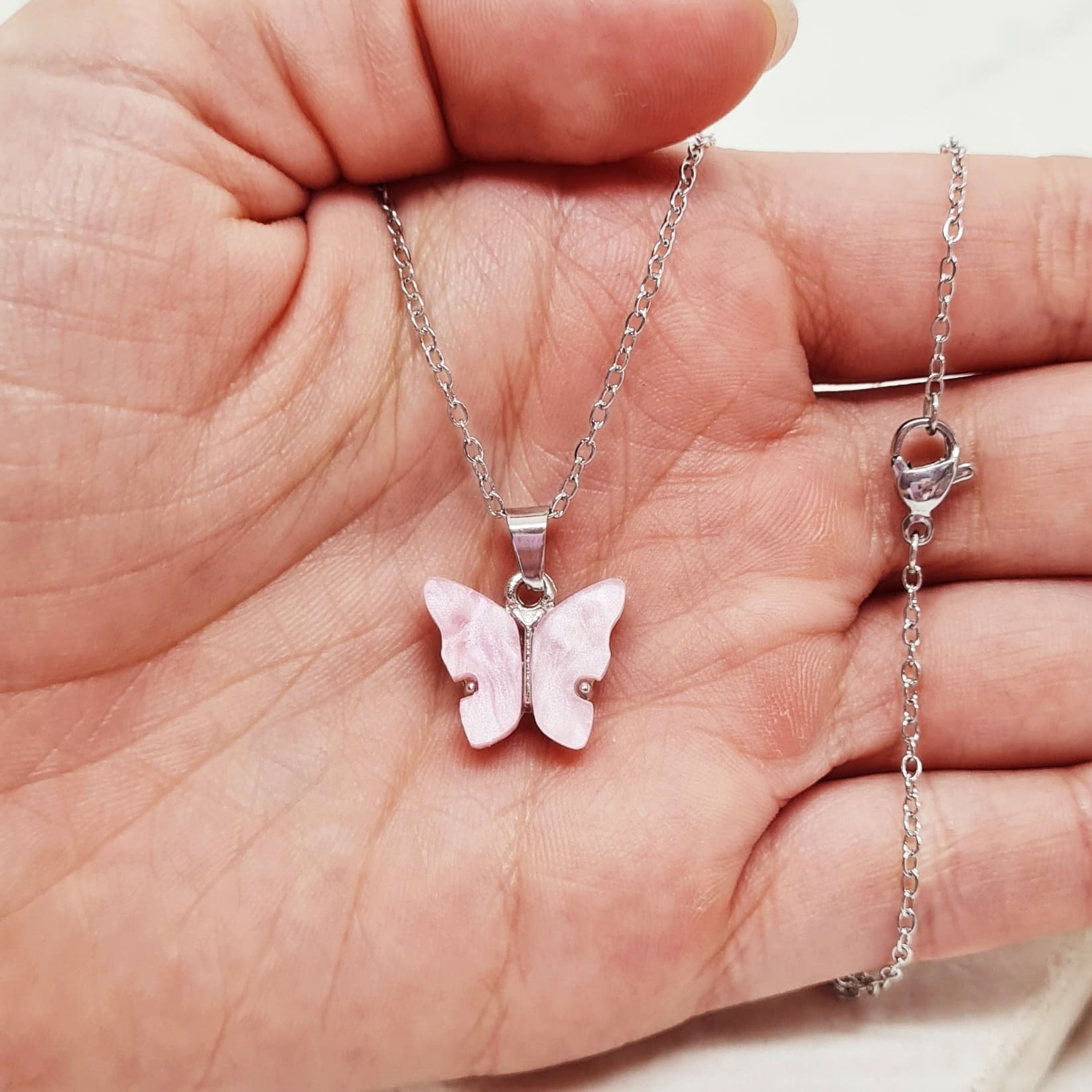 Imagen de producto COLLAR MARIPOSA - ROSA OSCURO
