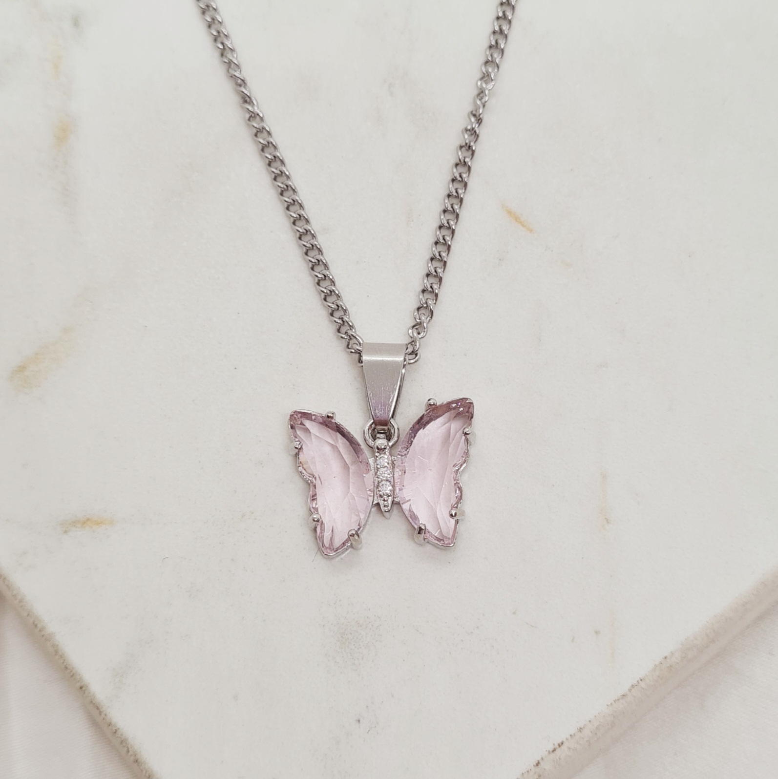 Imagen de producto COLLAR MARIPOSA DE CRISTAL ENGARZADA - ROSA