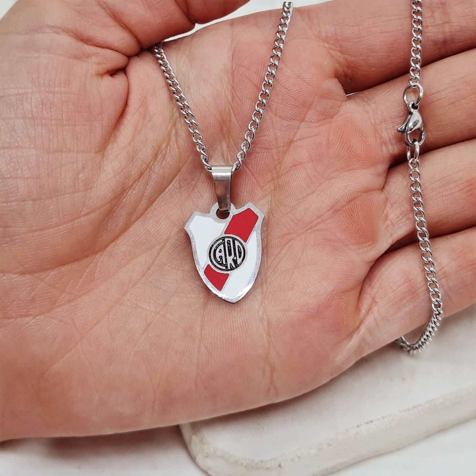 Imagen de producto COLLAR ESCUDO DE RIVER ESMALTADO CHICO