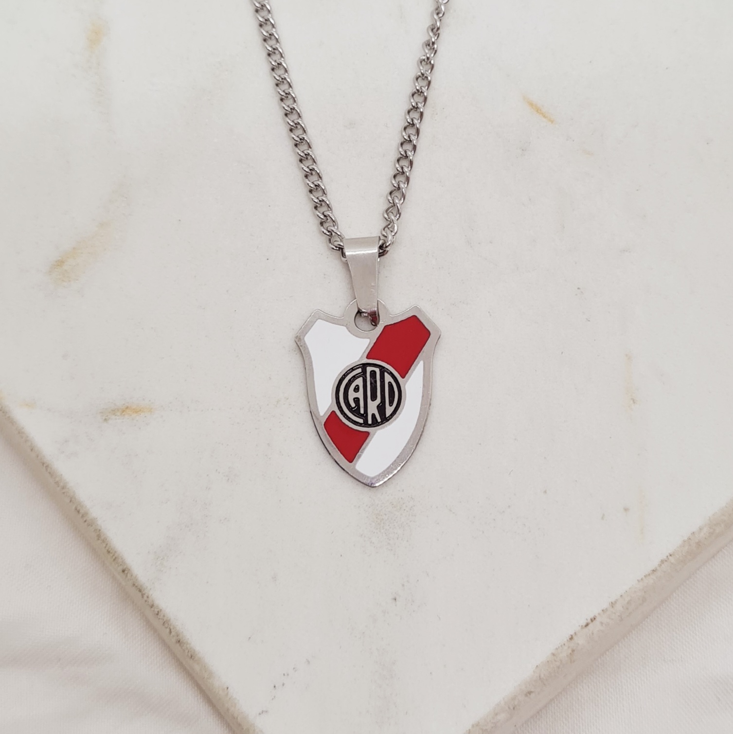 Imagen de producto COLLAR ESCUDO DE RIVER ESMALTADO CHICO