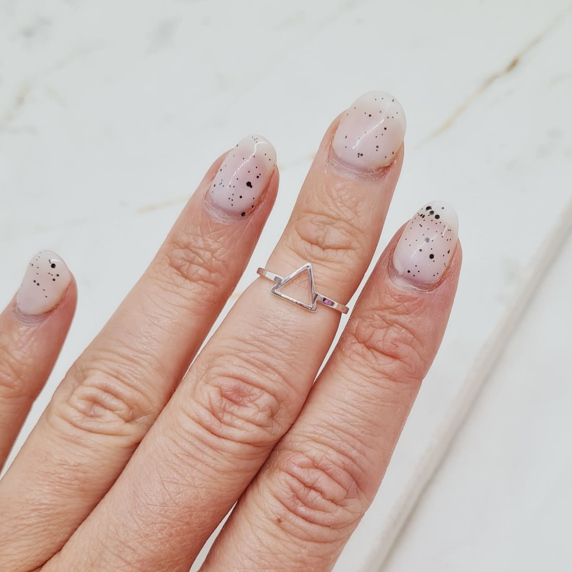 Imagen de producto ANILLO ACERO BLANCO MIDI - TRIANGULO CALADO