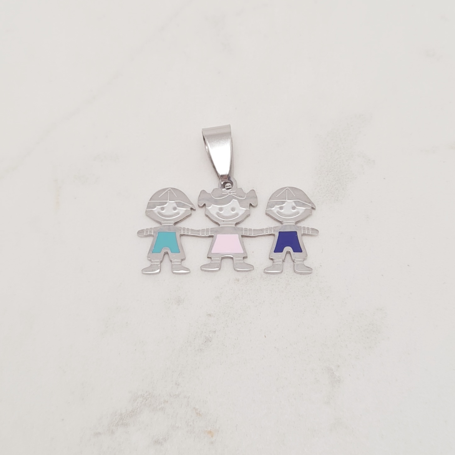 Imagen de producto DIJE FAMILIA ESMALTADA - 2 NENES 1 NENA