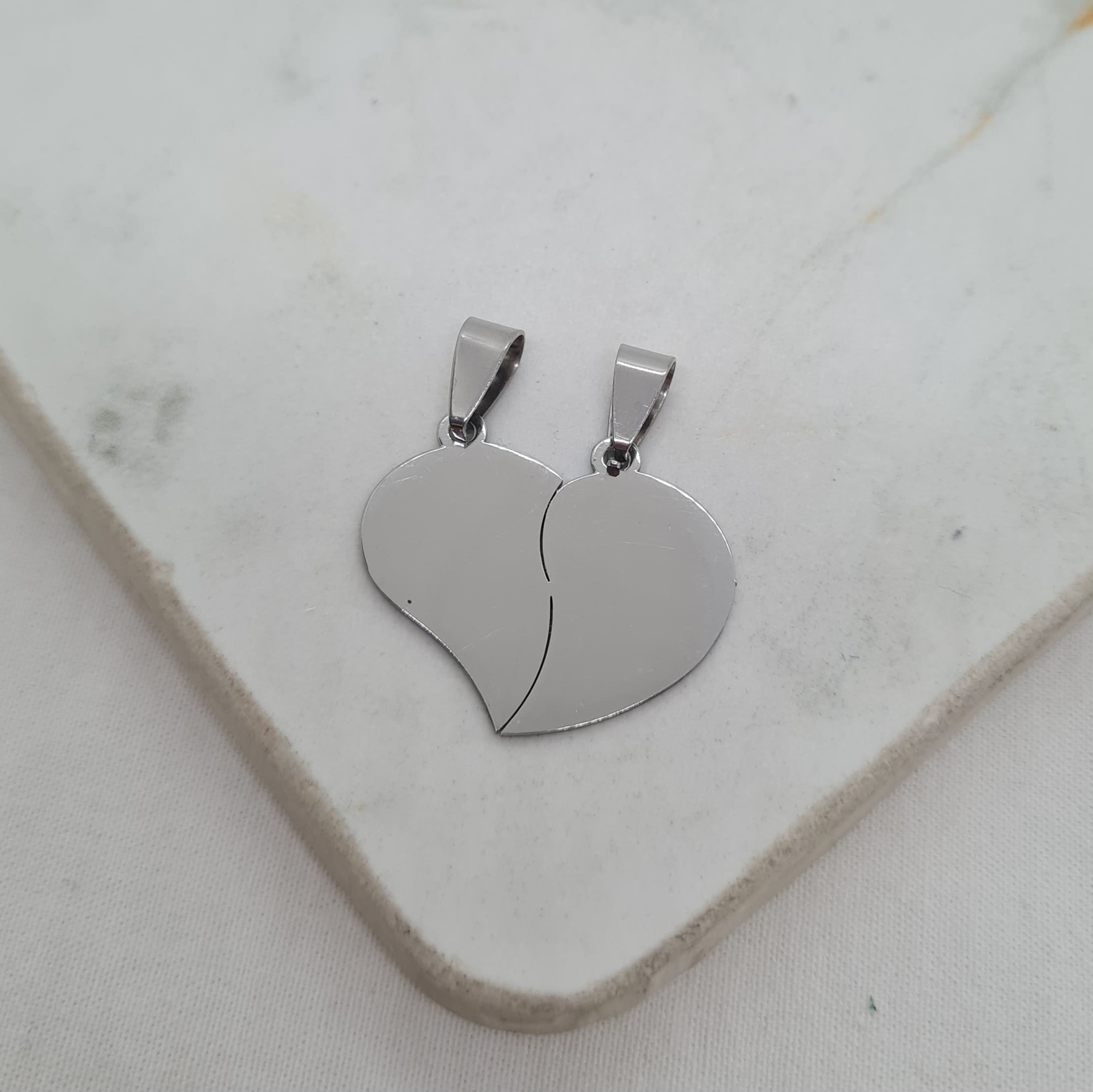 Imagen de producto DIJE PARA PARTIR X2 - CORAZON LISO