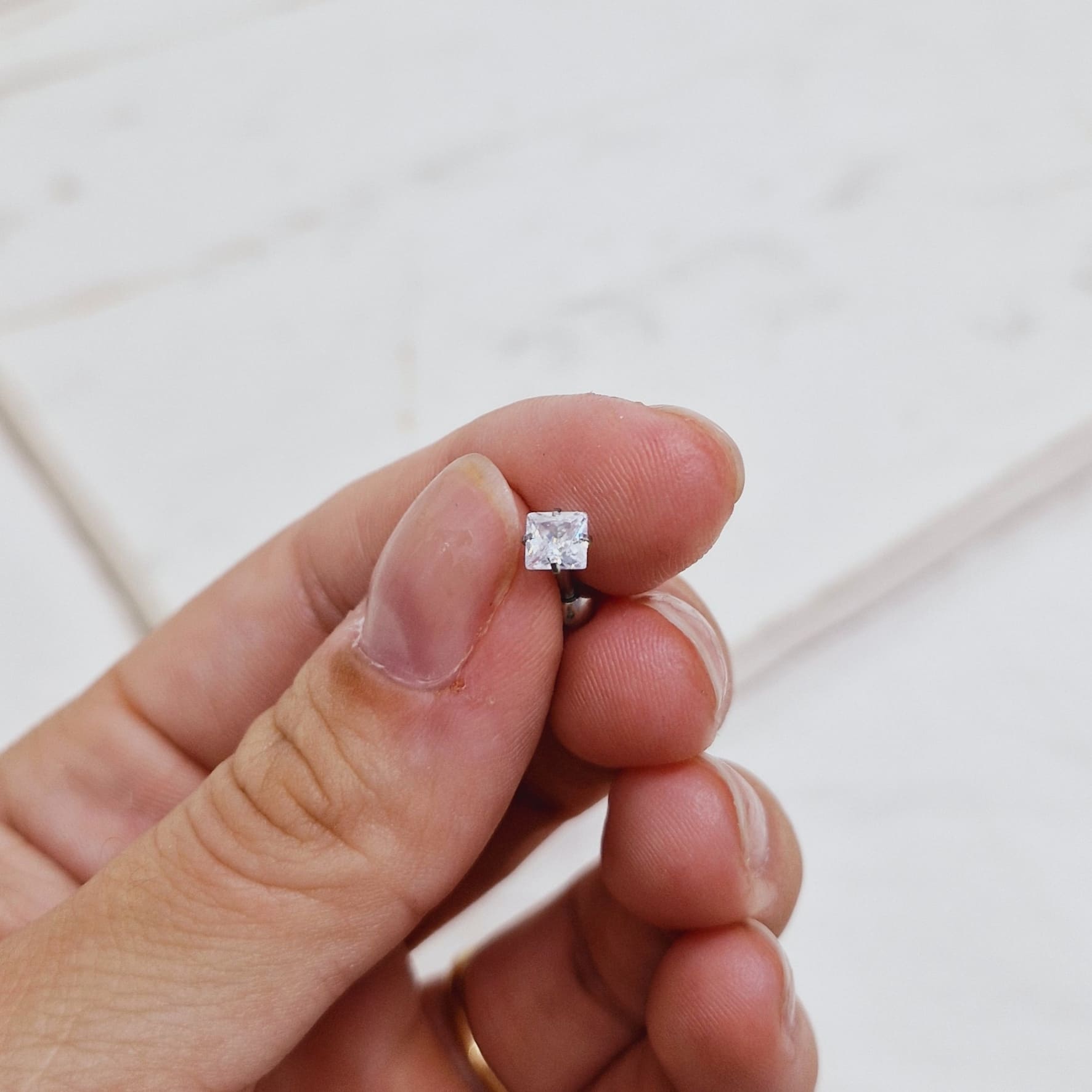 Imagen de producto PIERCING HELIX CON CUBIC CUADRADO