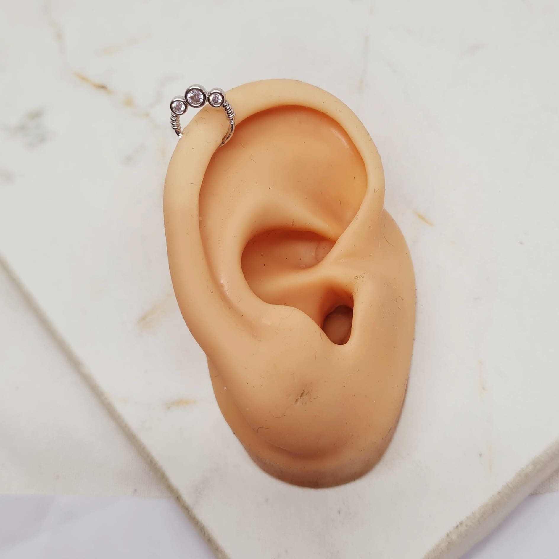 Imagen de producto PIERCING SIN FIN TRIPLE STRASS BLANCO