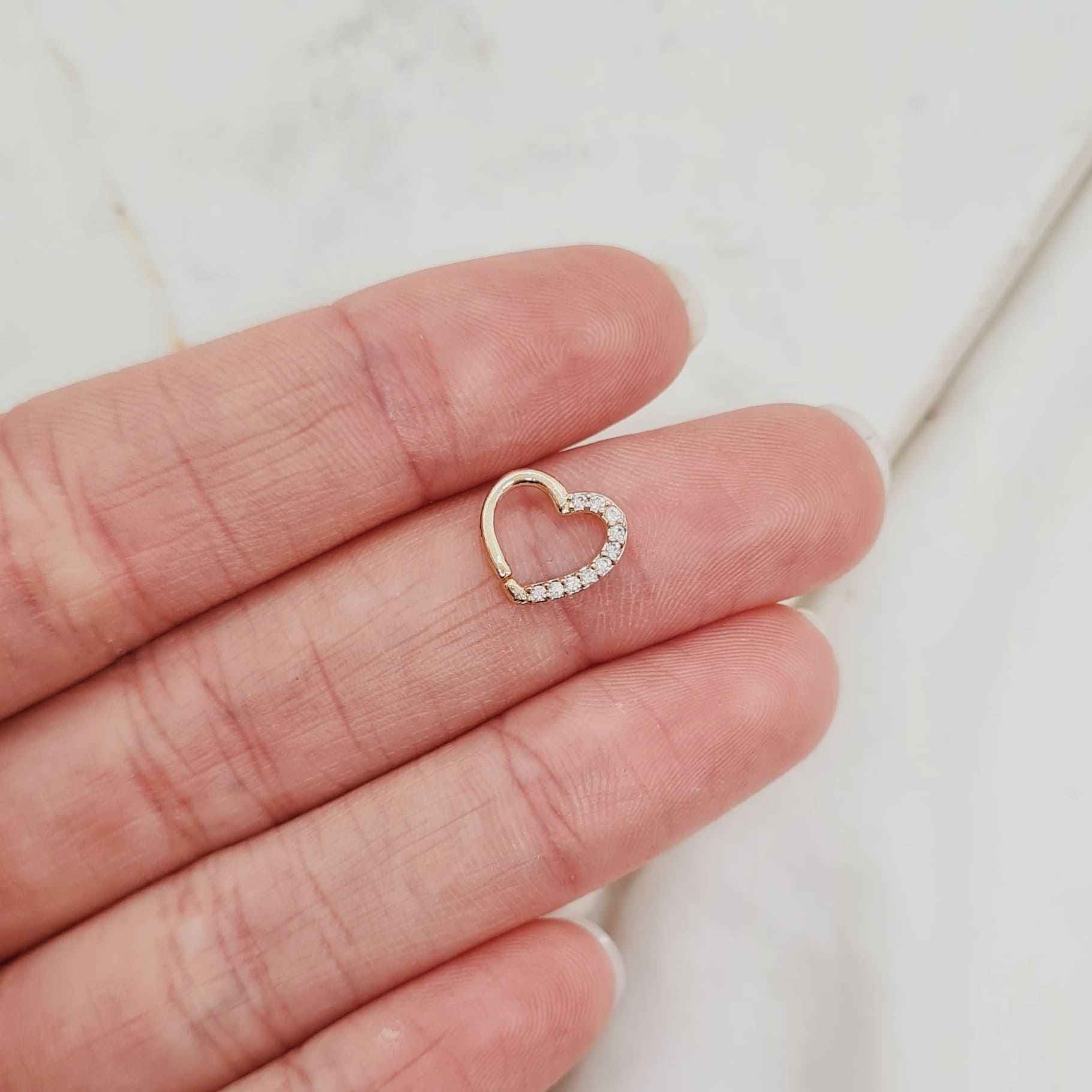 Imagen de producto PIERCING SIN FIN ACERO DORADO CORAZON CON MICROCRISTALES