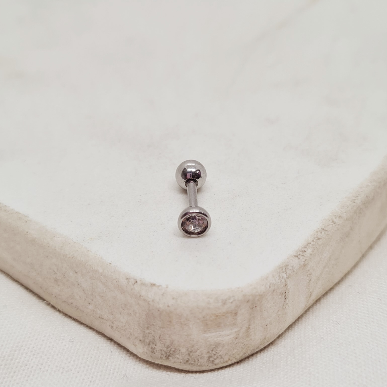 Imagen de producto PIERCING HELIX CON STRASS TRANSPARENTE CHICO