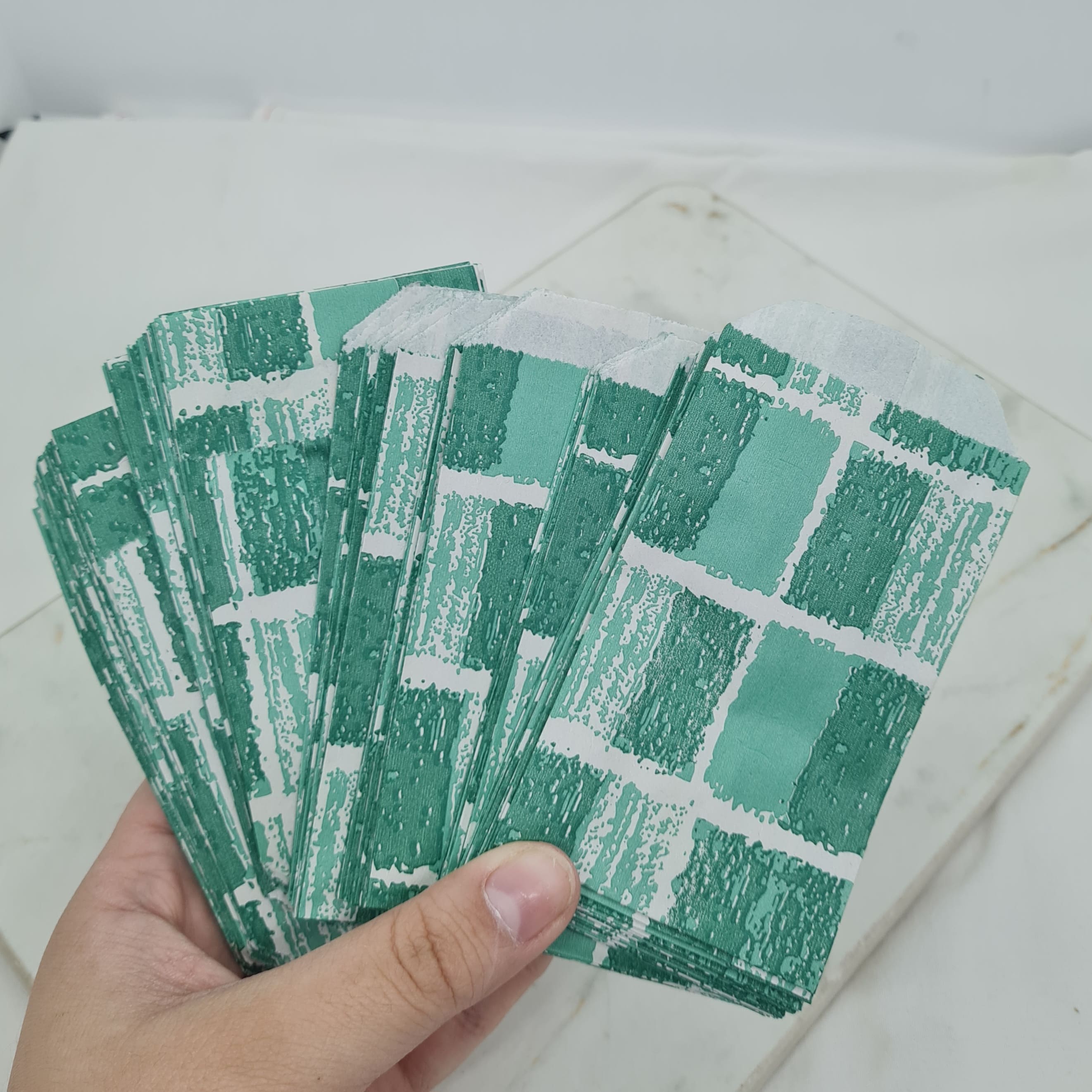 Imagen de producto BOLSAS DE PAPEL X100 UNIDADES - RECTANGULOS VERDES