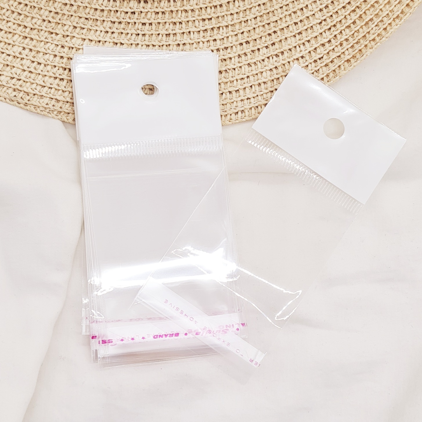Imagen de producto BOLSA CON CIERRE ADHESIVO X100 UNIDADES - 5X5 CM - PARA COLGAR